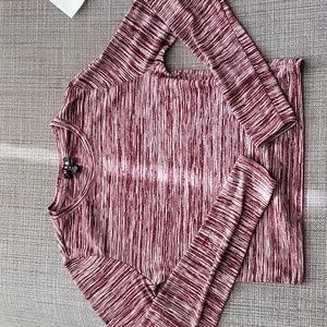 Long-sleeved lightweight top